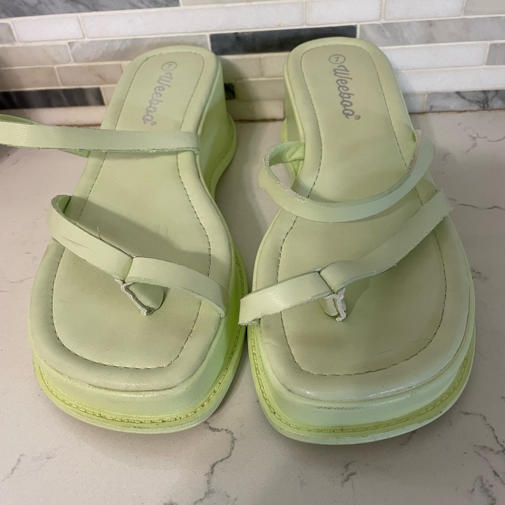 Weeboo Dessy-2 pastel green wedge thong platform strappy sandals women’s 7